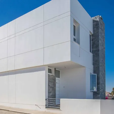 Protaras Pearl Pe16